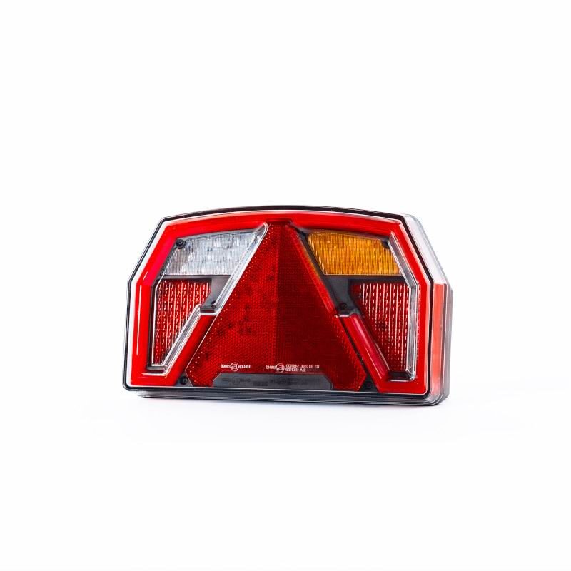 Lampa spate 240x140, LED, 6 functii, cu triunghi, ceata si mers inapoi, cu mufa, dreapta, FT-372 P NT LED BAJONET 6PIN Lampa spate 240x140, LED, 6 functii, cu triunghi, ceata si mers inapoi, cu mufa, dreapta, FT-372 P NT LED BAJONET 6PIN