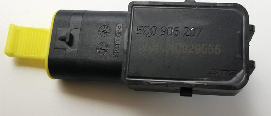 AMPRO AE2025Q0207 - Senzor presiune, amplificare frane aaoparts.ro