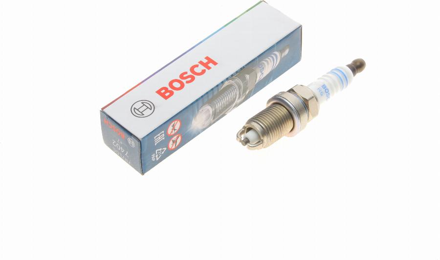 BOSCH 0 242 235 668 - Bujii aaoparts.ro