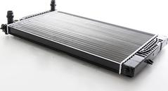 BSG BSG 90-520-003 - Radiator, racire motor aaoparts.ro