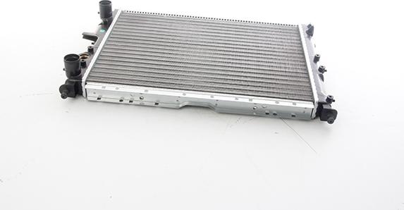 BSG BSG 25-520-010 - Radiator, racire motor aaoparts.ro