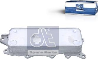 DT Spare Parts 4.68762 - Radiator ulei, ulei motor aaoparts.ro