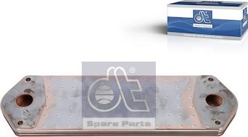 DT Spare Parts 1.14946 - Radiator ulei, cutie viteze aaoparts.ro