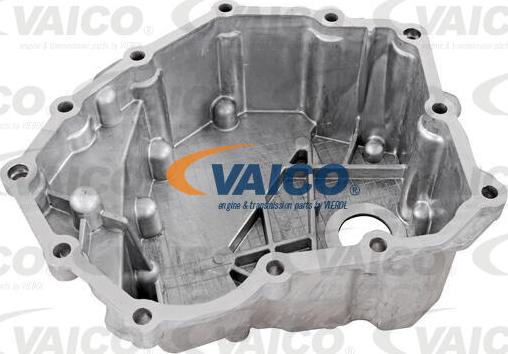 VAICO V10-5813 - Carcasa, transmisie manuala aaoparts.ro