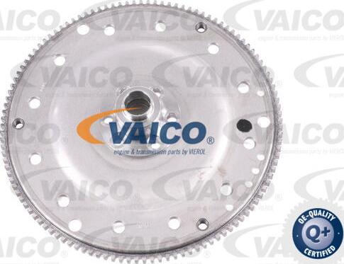 VAICO V10-6533 - Volanta aaoparts.ro