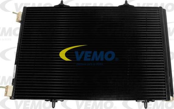 Vemo V42-62-0003 - Condensator, climatizare aaoparts.ro