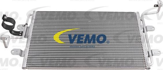 Vemo V15-62-1005 - Condensator, climatizare aaoparts.ro