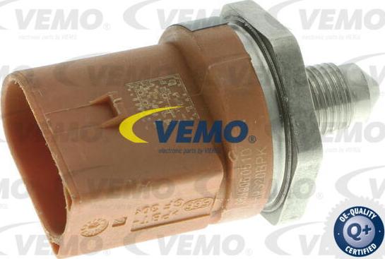 Vemo V10-72-1136-1 - Senzor, presiune combustibil aaoparts.ro