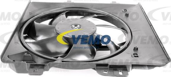 Vemo V22-01-1737 - Ventilator, radiator aaoparts.ro