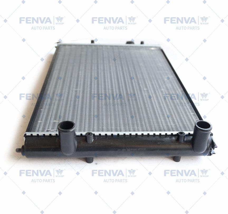 WXQP 320075 - Radiator, racire motor aaoparts.ro
